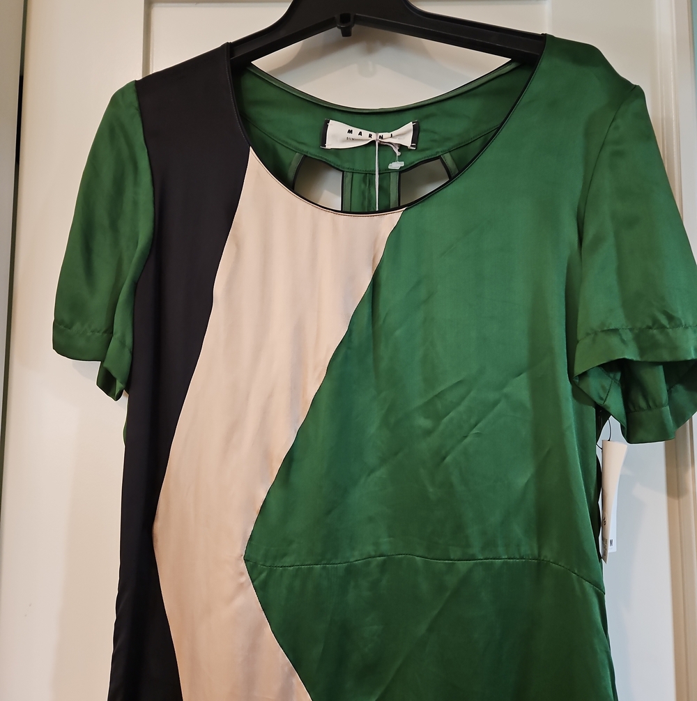 Marni GEOMETRIC DRESS GREEN pink BLACK NWT Size 44 SHORT SLEEVE Back Cutout